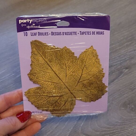 Leaf Doilies Set of 6 - Picture 1 of 4